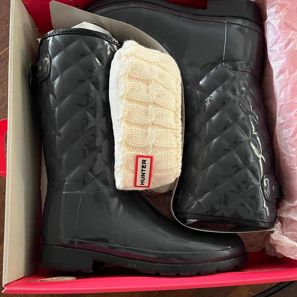 Hunter Boots refined gloss quilt short EUC